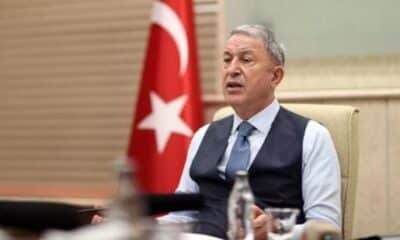 وزير الدفاع التركي ينفي "الادعاءات بشأن تدفق اللاجئين إلى تركيا" بعد الزلزال
