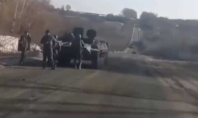 بعد نفاد وقود الدبابة.. فيديو مواجهة "غريبة" بين سائق أوكراني وجنود روس