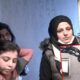 إسطنبول... الدفاع المدني يساعد أم على ايقاظ اطفالها من النوم!