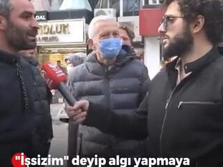 تركي يقع بورطة كبيرة على الهواء بعد اتهامه السوريين بسرقة لقمته (فيديو)