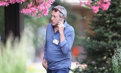 مصري وجزائري يتربعان على عرش أغنياء العرب.. فوربس تكشف عن قائمة مليارديرات 2022