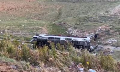 تركيا.. مصرع 3 طلاب وإصابة أكثر من 40 آخرين في حادث سير مروع (صور)