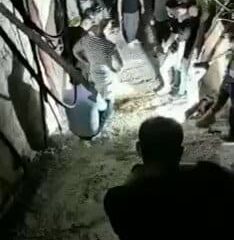 فلسطيني قتل والده ودفنه بساحة المنزل.. فيديو لاستخراج الجثة