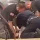 عنف لا يحتمل.. شاهد أكثر فيديو انتشاراً في أميركا