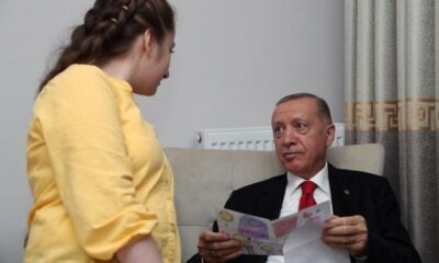 حوار مضحك بين الرئيس أردوغان وطفلة وصفته بـ”الصغير”