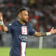 لاعب كرة القدم نيمار يثير الدهشة بفيديو له مع العلم التركي