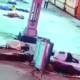 لا يصدق.. شاهد كيف سرق رضيعا من حضن أمه بكل هدوء
