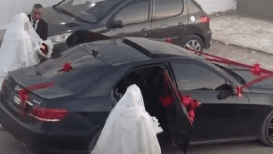 مفاجأة مدوية حول عريس الجزائر الذي تزوج 2 بعرس واحد