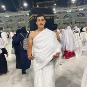 "هاي الحفرة قتلته".. فيديو مؤثر لأردني خسر ابنه بحادث