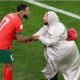 حقيقة خبر وفاة والدة سفيان بوفال لاعب المنتخب المغربي