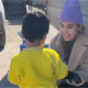 بكاء فنانة تركية عند الحديث عن أطفال سوريين نجوا من الزلزال (فيديو)