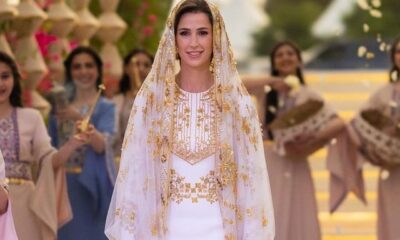كتابات ورسوم على فستان السعودية رجوة آل سيف بحفل الحناء بالأردن يثير تفاعلا.. اليكم ما قاله مغردون