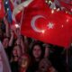 شاهد..احتفالات واسعة لأنصار أردوغان.. وصمت في أوساط المعارضة