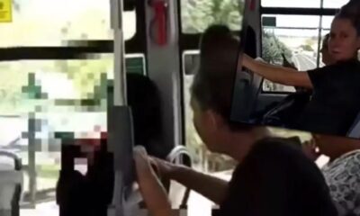 شاهد كيف انتصر أتراك لمحجبة تعرضت لإهانة في حافلة (فيديو)