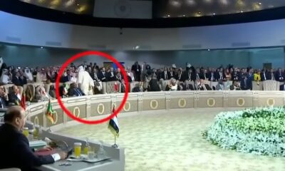 حصد آلاف التفاعلات.. ما حقيقة فيديو "مغادرة" أمير قطر قمة القاهرة؟