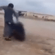 فيديو أشعل غضب السوريين.. انهالوا ضرباً على فتاة في الرقة