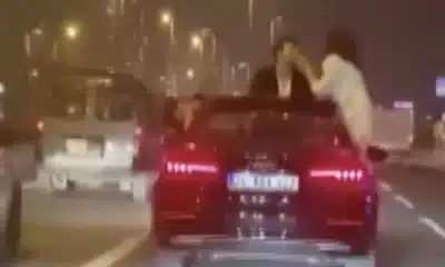 قبلات ورقص في وسط الازدحام تثير ذهول إسطنبول