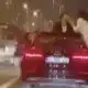 قبلات ورقص في وسط الازدحام تثير ذهول إسطنبول