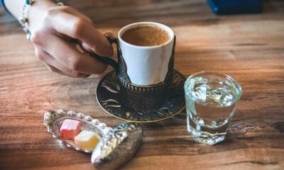 خبيرة تغذية تحذر.. تجنب القهوة في هذا التوقيت