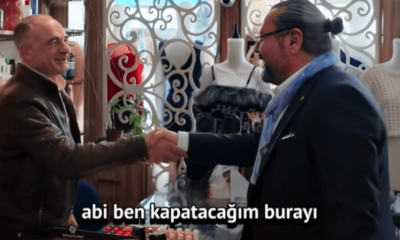 ظنه تركياً.. مرشح حزب الجيد يعد تاجراً سورياً بإغلاق المحال السورية (فيديو)
