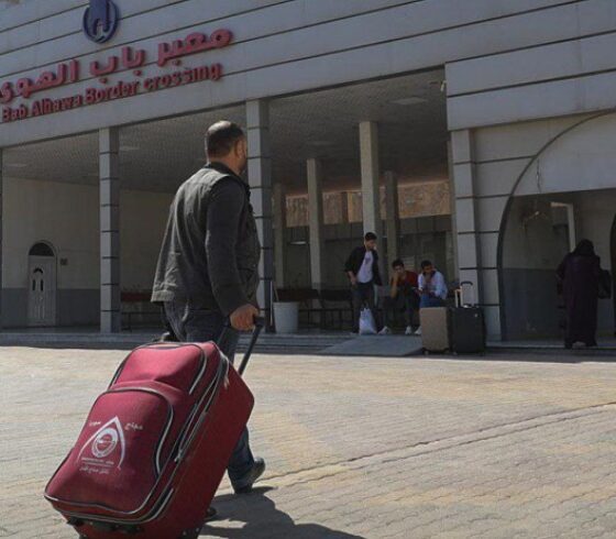 تركيا تضع شرطاً لمرور المغتربين السوريين من معبر "باب الهوى"