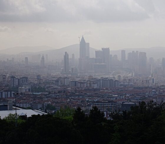 تلوث غير مسبوق! خبراء يحذرون سكان "أقذر مدينة" في تركيا من الخروج