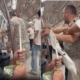 رجل تركي يعتدي على طفل سوري في مترو إسطنبول والسلطات تحقق (فيديو)