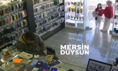 حادثة غريبة تثير ضجة في تركيا..نفوق كلب صغير بعد أن داعبته فتاتان مجهولتان! (فيديو)