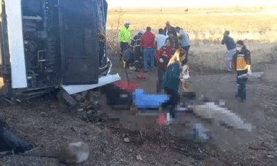 مصرع 6 أشخاص واصابة 34 آخرين في حادث حافلة مروع في أكساراي