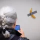 بيع أغلى موزة في التاريخ مقابل 6.2 مليون دولار (فيديو)
