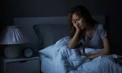 هل تستيقظ فجأة في منتصف الليل؟ إليك السر وراء ذلك
