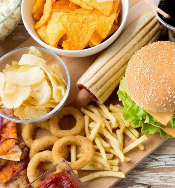 توقف عن تناولها فوراً.. 5 أطعمة تضر بصحة الكبد