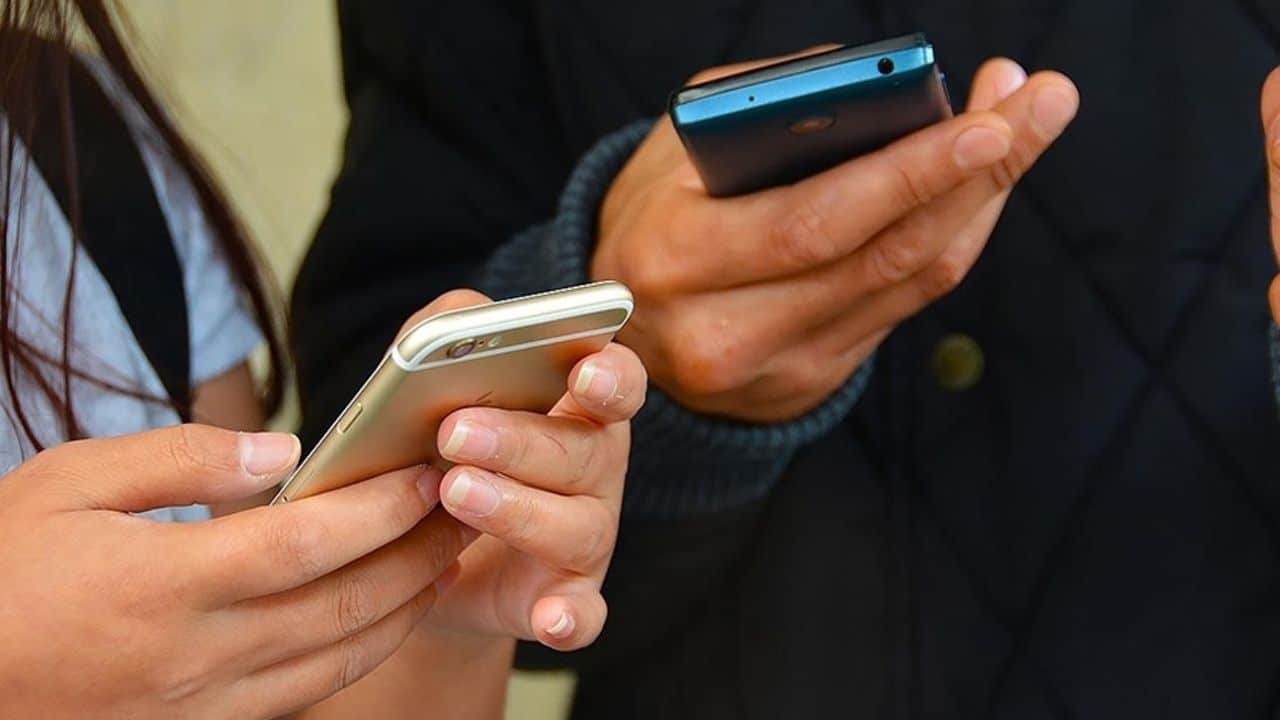 انقطاع في خدمات الاتصالات عقب الزلزال الذي ضرب إسطنبول