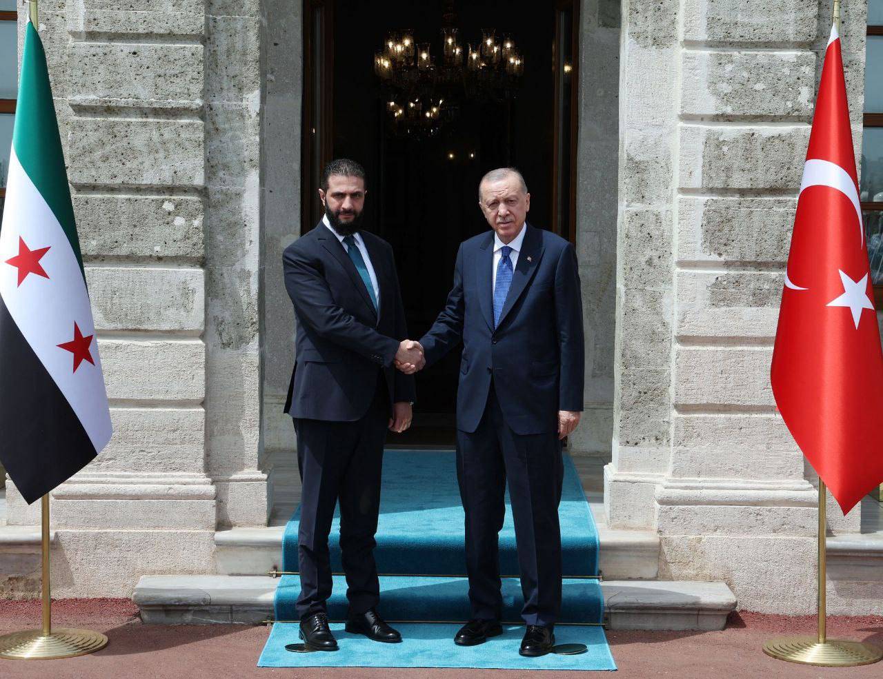 الرئيس أردوغان ينصح الشرع بعدم الانخراط في التصعيد بين إيران و”إسرائيل”