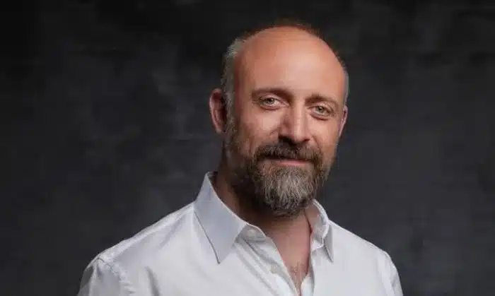 تركيا اليوم ممثل تركي شهير يواجه السجن بسبب "شهادة زور" ممثل تركي شهير يواجه السجن بسبب "شهادة زور"