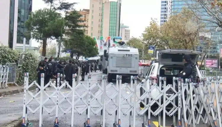 تركيا اليوم حادثة تثير الذعر في محيط القنصلية الإسرائيلية بإسطنبول حادثة تثير الذعر في محيط القنصلية الإسرائيلية بإسطنبول