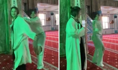 فيديو لفتاتين داخل مسجد يثير موجة غضب في تركيا