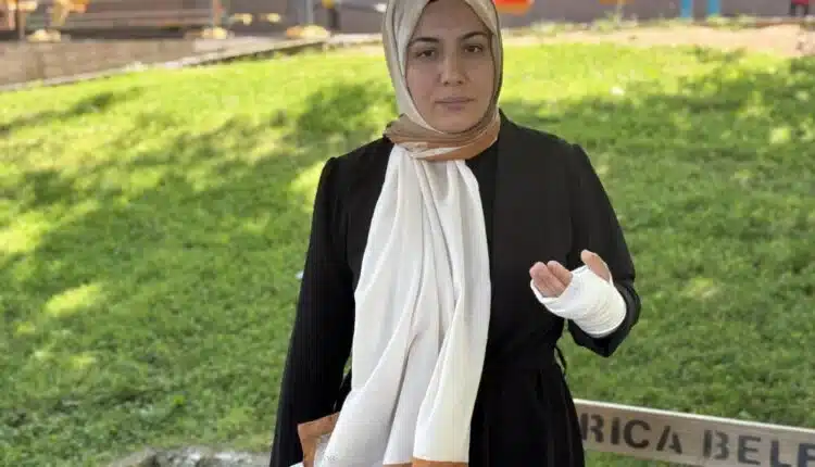 تركيا اليوم فيديو مرعب يهز تركيا: ثلاثة رجال يعتدون على أم وطفليها في وضح النهار! فيديو مرعب يهز تركيا: ثلاثة رجال يعتدون على أم وطفليها في وضح النهار!