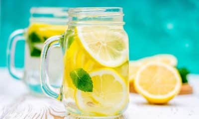 ماذا يحدث لجسمك إذا شربت ماء بالليمون على معدة فارغة كل صباح؟
