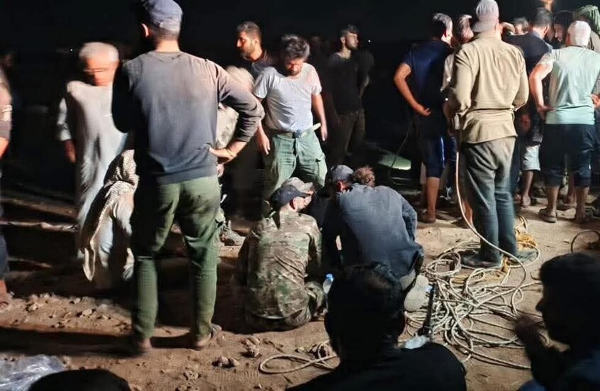 بمساعدة تركية.. انتشال طفل بريف الرقة السورية سقط في بئر عميقة (فيديو)
