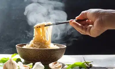هل تتناول النودلز يومياً؟ سوف تنصدم بما يفعله في جسدك