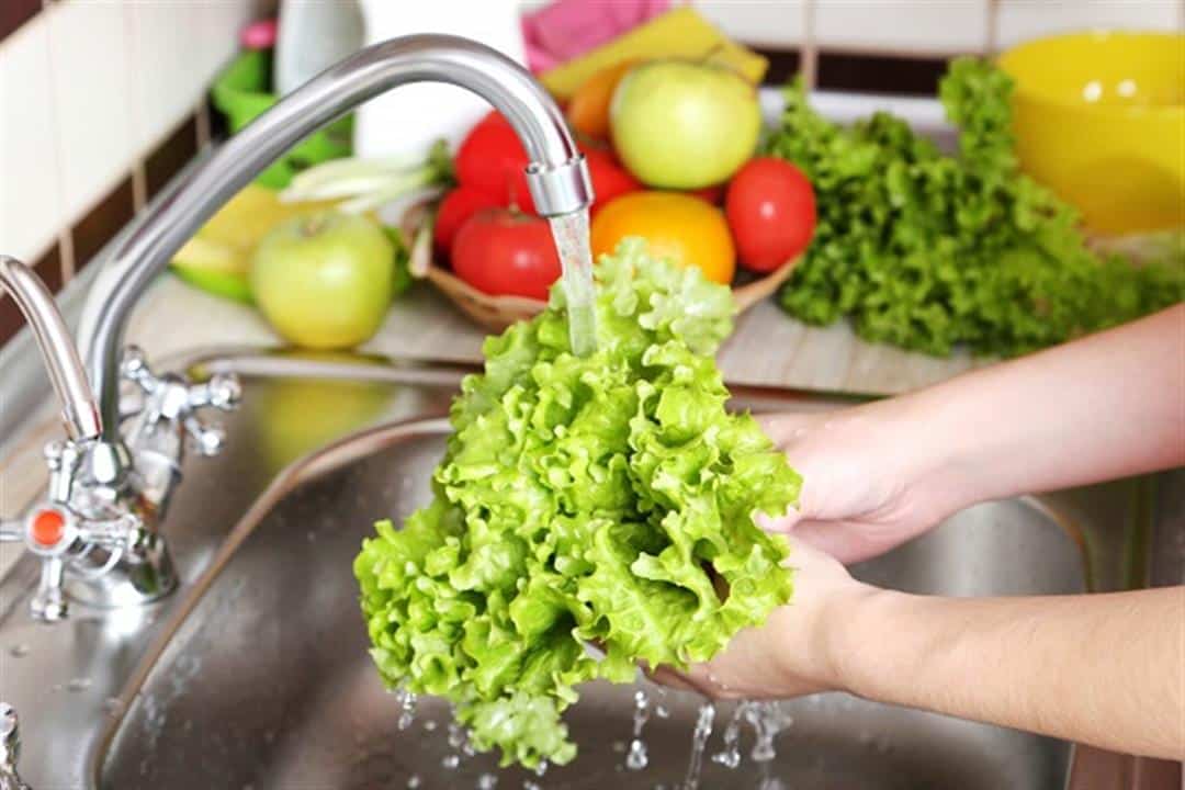 غسل الفواكه والخضروات.. 7 أخطاء عليك تفاديها