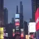 مقولة أردوغان الشهيرة على شاشات شوارع نيويورك الأمريكية