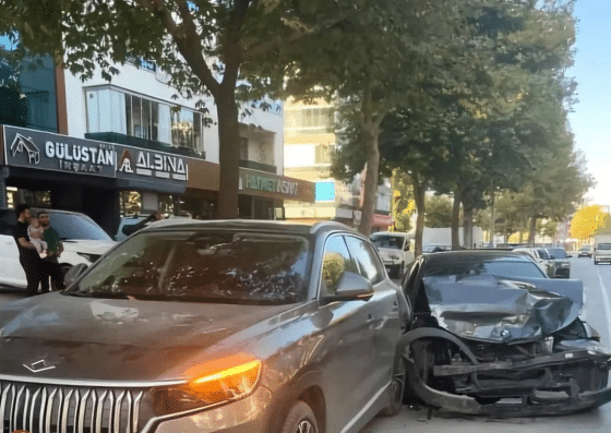 حادث بين TOGG T10X وBMW في إسطنبول يثير جدلاً واسعاً