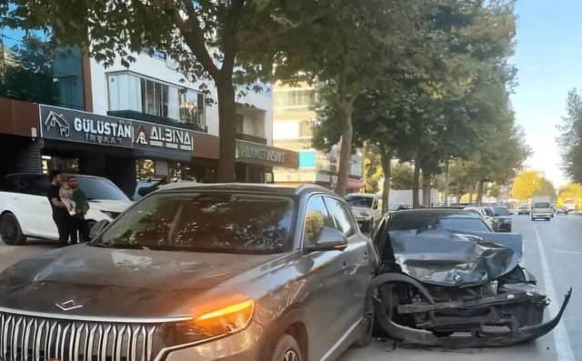 حادث بين TOGG T10X وBMW في إسطنبول يثير جدلاً واسعاً
