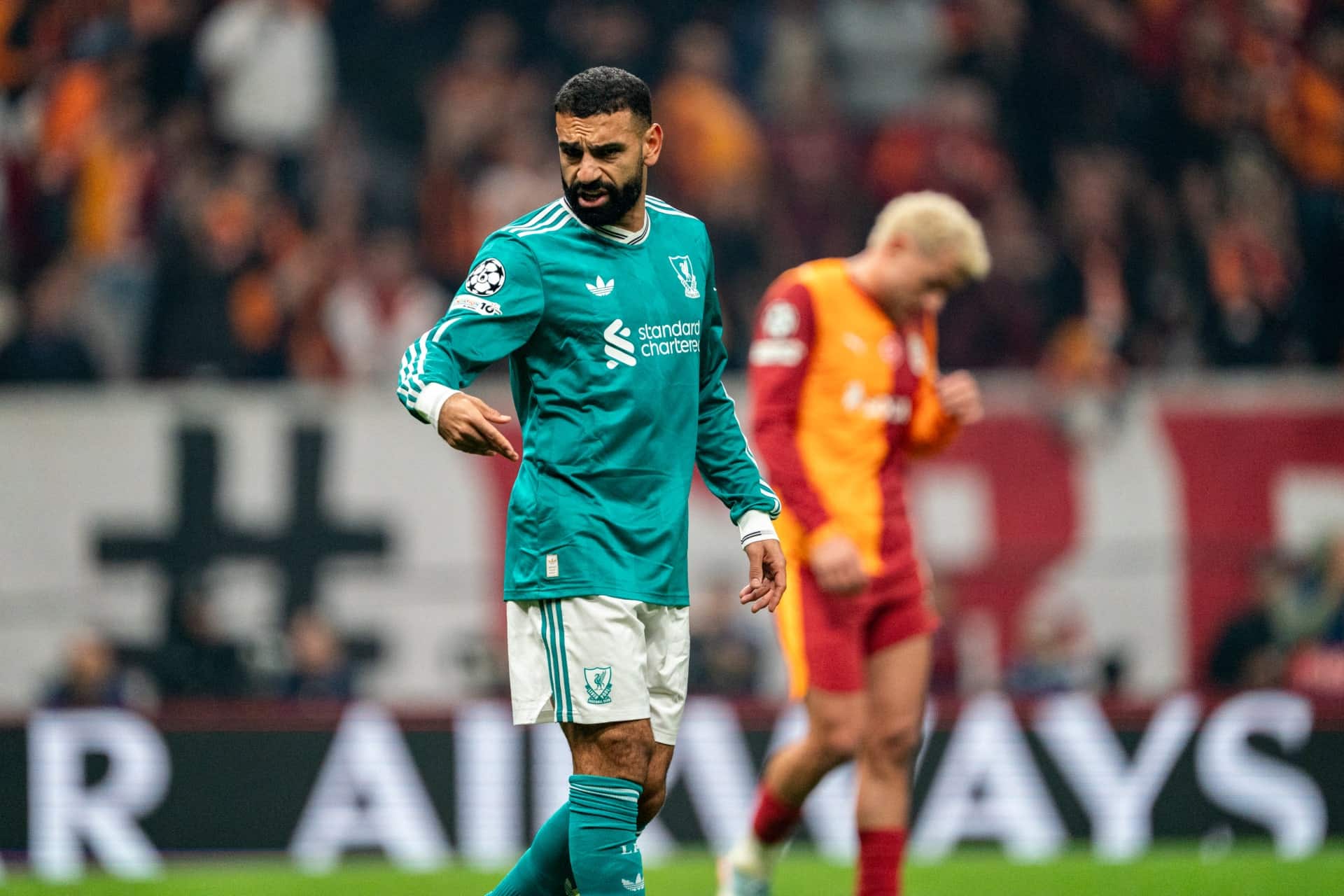 شاهد كيف رد محمد صلاح على استهجان جماهير غلطة سراي التركي!