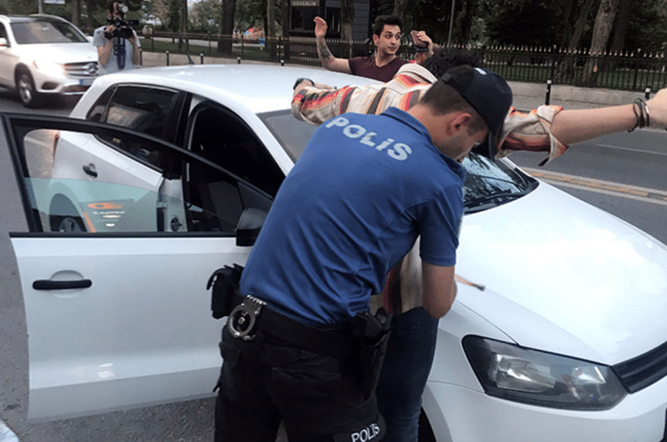 الدفاع عن النفس في القانون التركي.. كل ما تريد معرفته