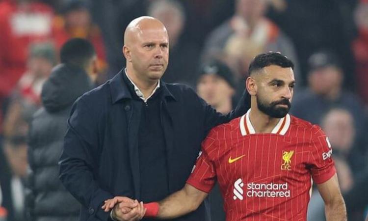 هل يرحل الهولندي سلوت؟!