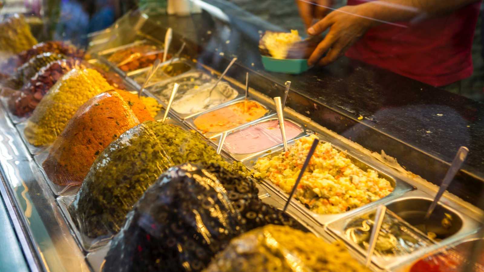 تحذير رسمي من تناول صنف طعام مفضل للسياح والمواطنين في تركيا