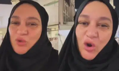 مؤثرة تركية تثير الغضب بوصف "رجال وسيمين" حول الكعبة